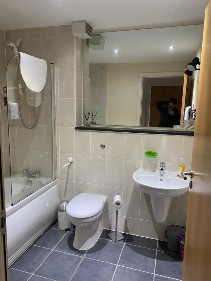 City Centre 2 Bedroom Apartment, Secure Parking. Glasgow Bagian luar foto