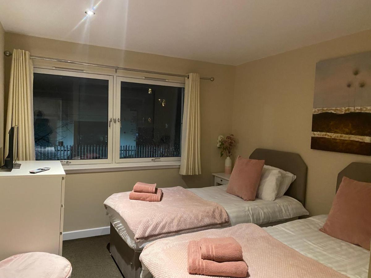 City Centre 2 Bedroom Apartment, Secure Parking. Glasgow Bagian luar foto