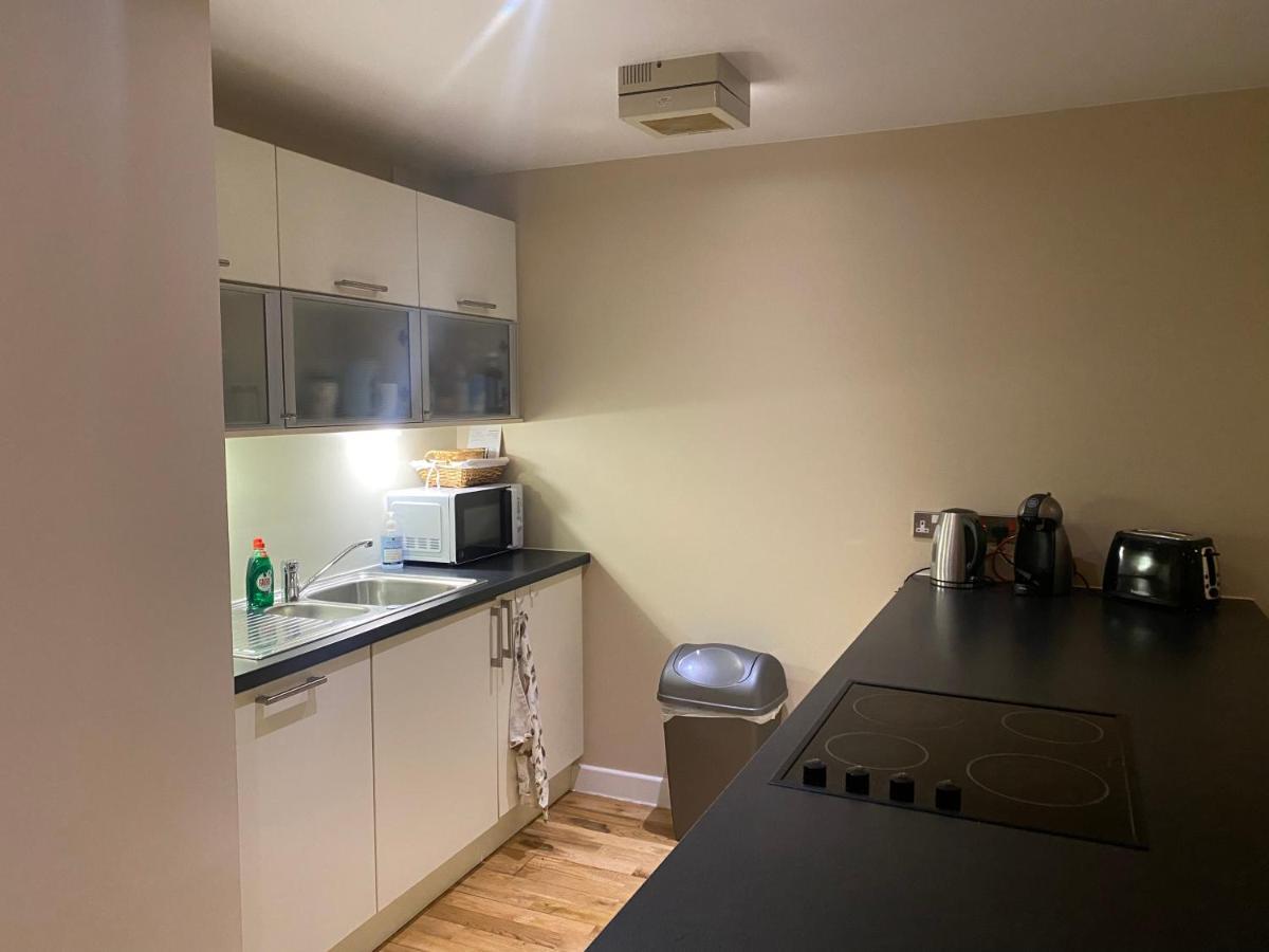 City Centre 2 Bedroom Apartment, Secure Parking. Glasgow Bagian luar foto