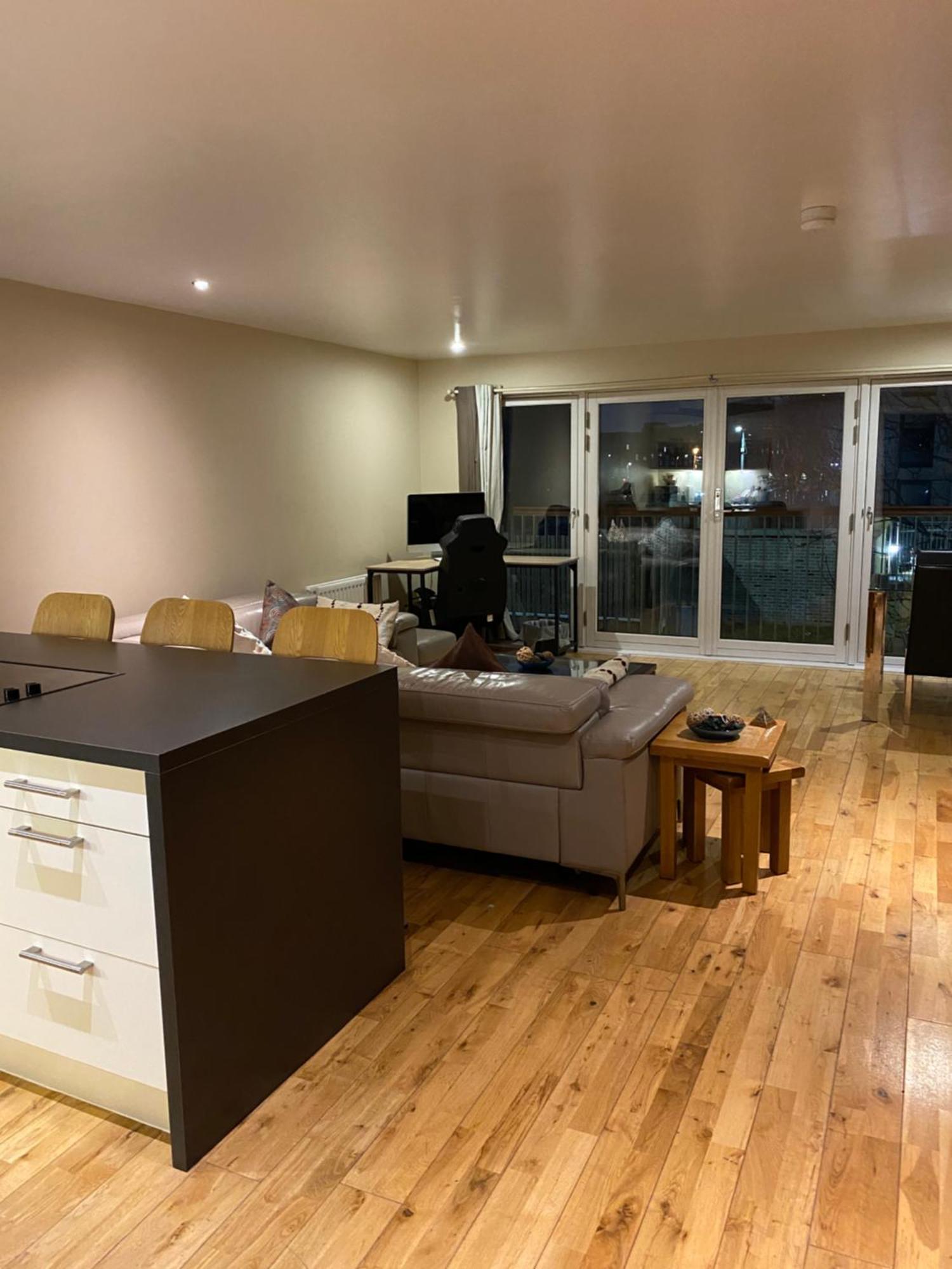 City Centre 2 Bedroom Apartment, Secure Parking. Glasgow Bagian luar foto